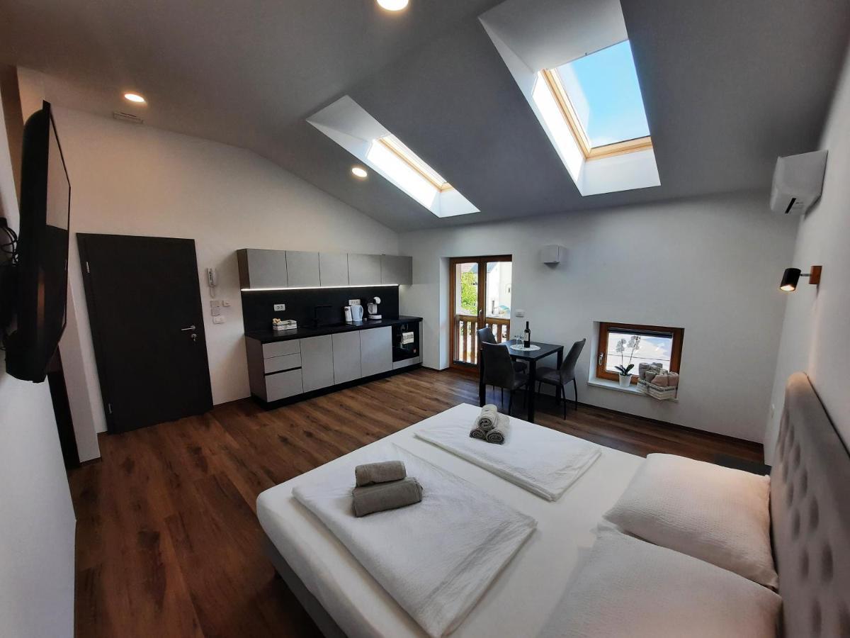 Apartments Hlapi With Spa Kobarid Exterior photo